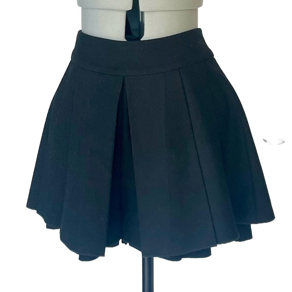 Stella & Jamie wooly pleated skater skort, back zip, szS, EUC